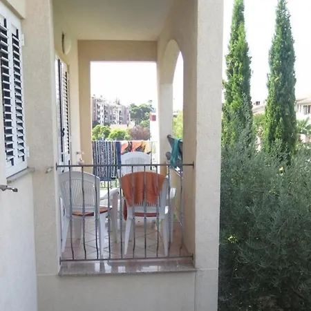 Studio In With Balcony, Air Condition, Wifi Porec